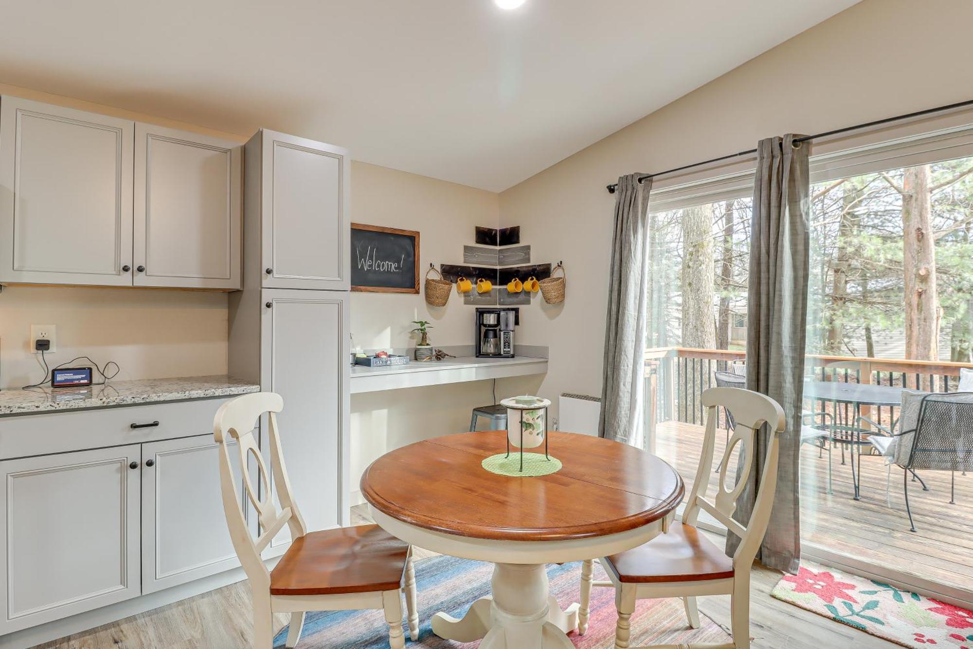 Quaint Jim Thorpe Cabin Retreat, Walk To Beach! Eksteriør bilde