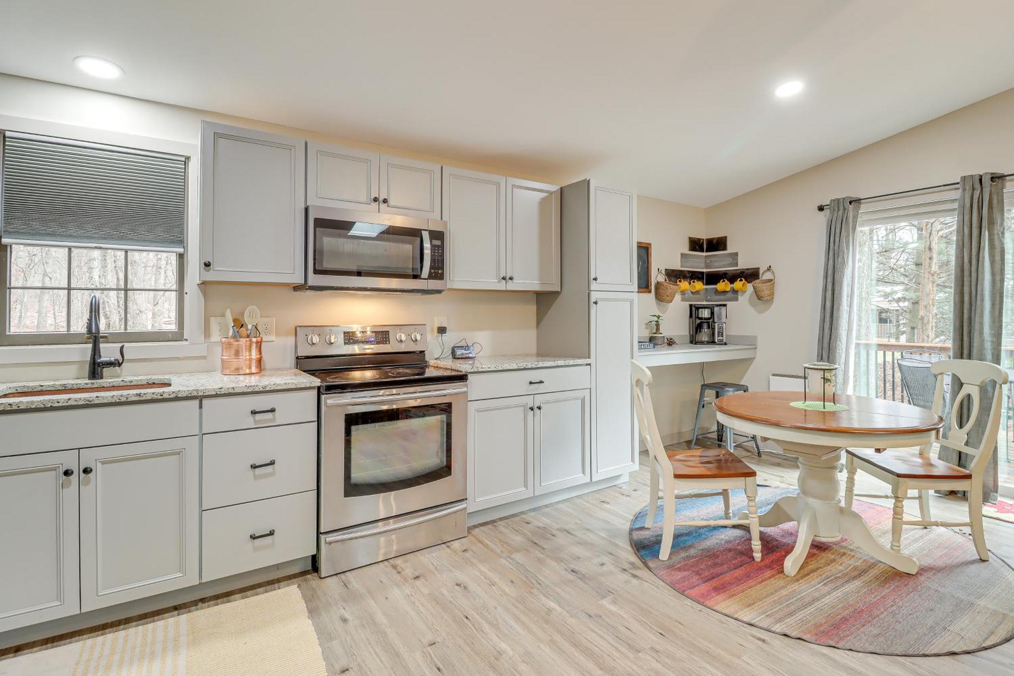 Quaint Jim Thorpe Cabin Retreat, Walk To Beach! Eksteriør bilde