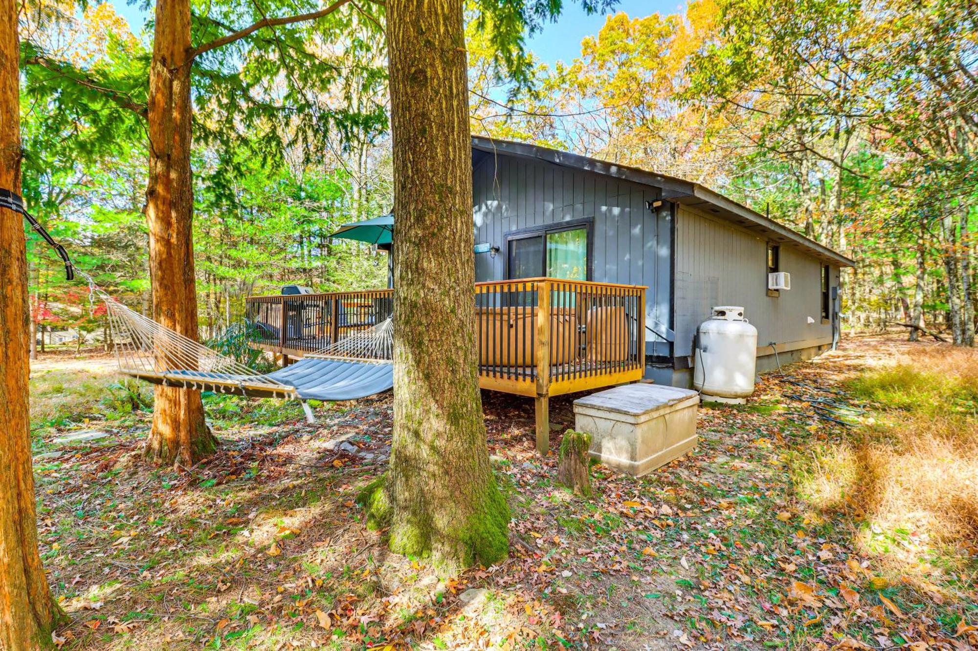 Quaint Jim Thorpe Cabin Retreat, Walk To Beach! Eksteriør bilde